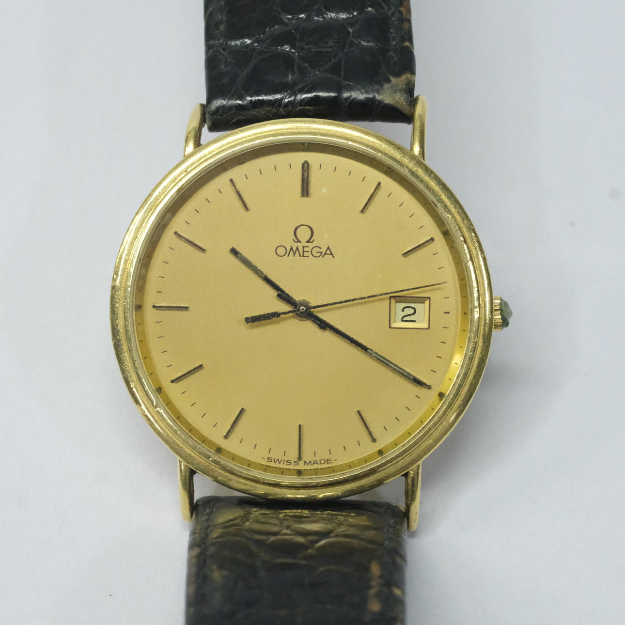 OMEGA. ARMBANDSUR. 18K GULD. QUARTZ.
