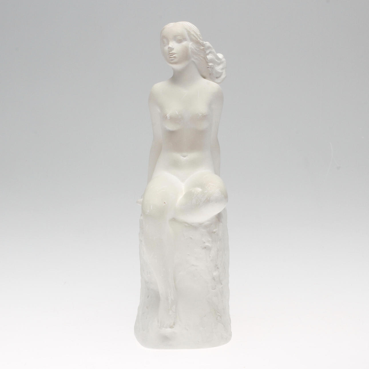 CARIN NILSON. SKULPTUR, gips, signerad och daterad 1944.