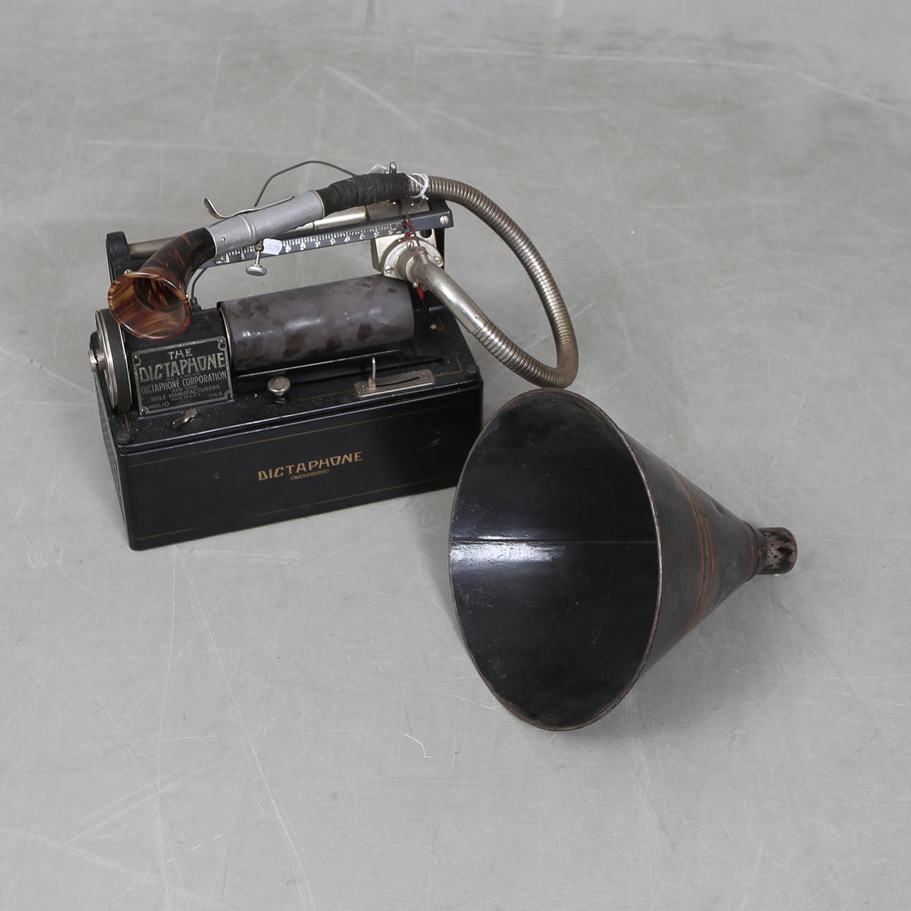 DIKTAFON, Dictaphone Co. Dictating Machine, USA, Type A Model 10.