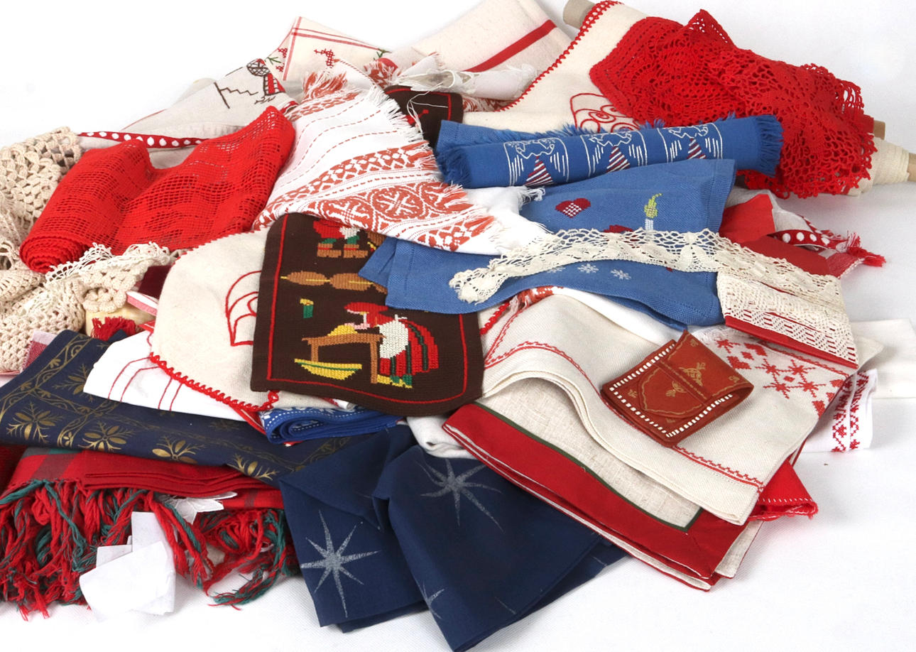 SEKOITETUT JOULUTEKSTIILIT.