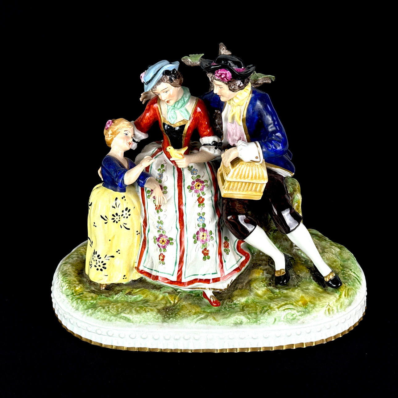 TYSK PORSLINSFIGUR.