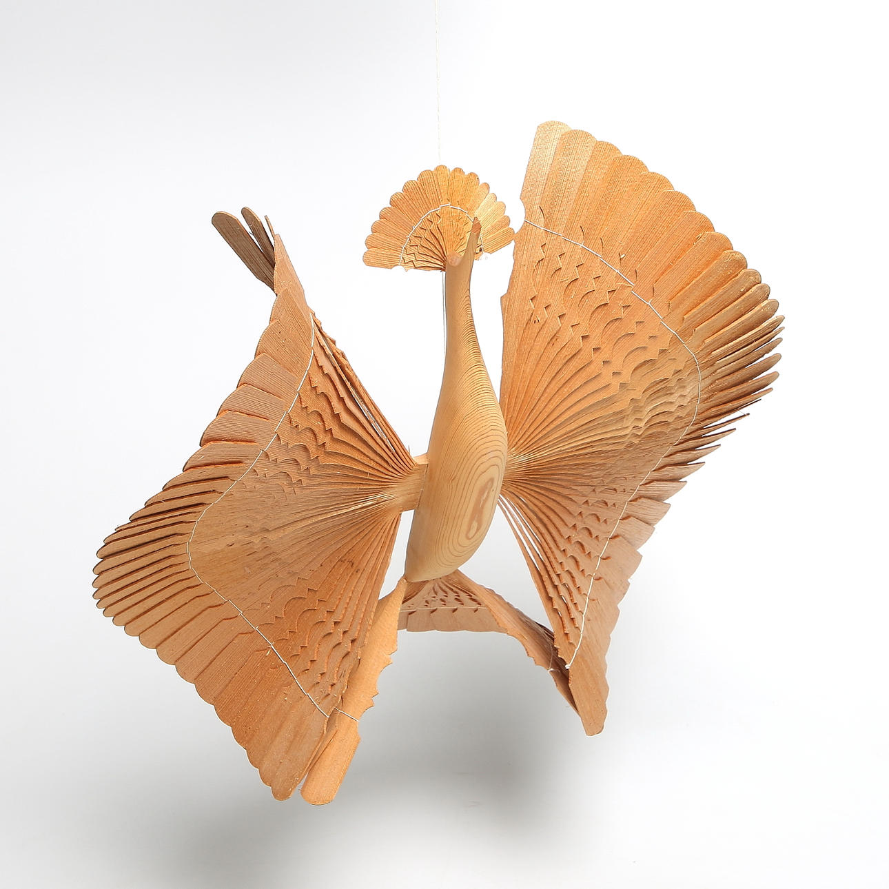 MOBIL / SKULPTUR, träspån, fågel, 1900-talets andra hälft.