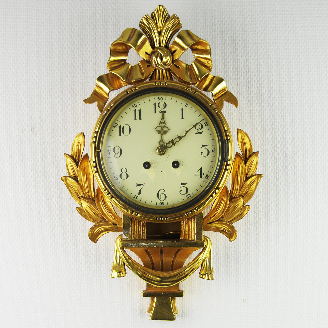 VÄGGPENDYL, förgylld, gustaviansk stil.