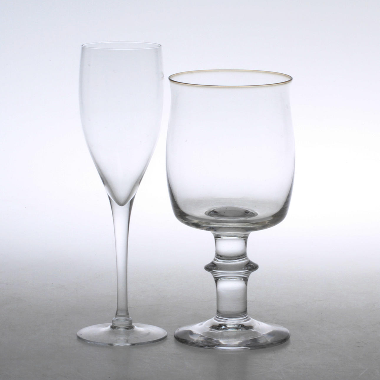 GLAS, 4 + 4 st, "Basun" samt "Chateau", Bertil Vallien.