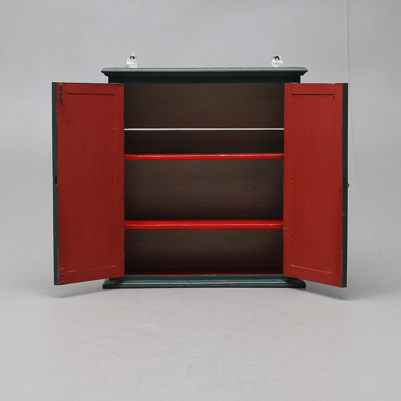 HÄNGSKÅP, 1900-talets början.