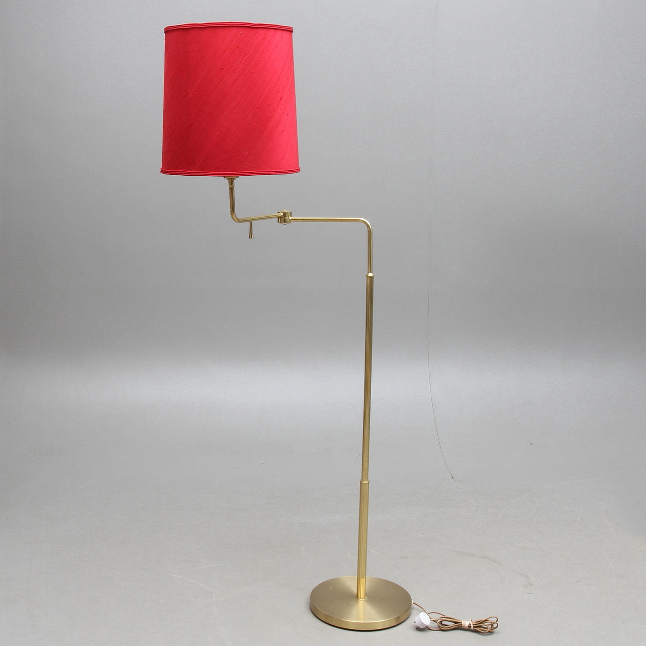 GOLVLAMPA,mässing, A.B. Armaturhantverk, Göteborg, 1900-tal.