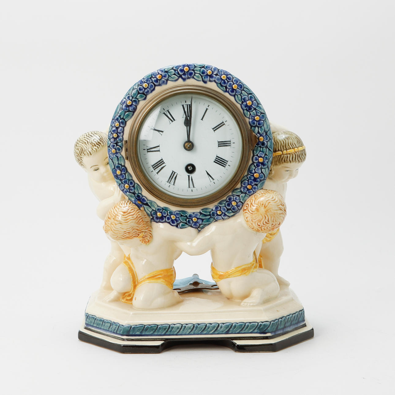 WILHELM SÜS. Eine Majolika-Tischuhr, Deutschland.