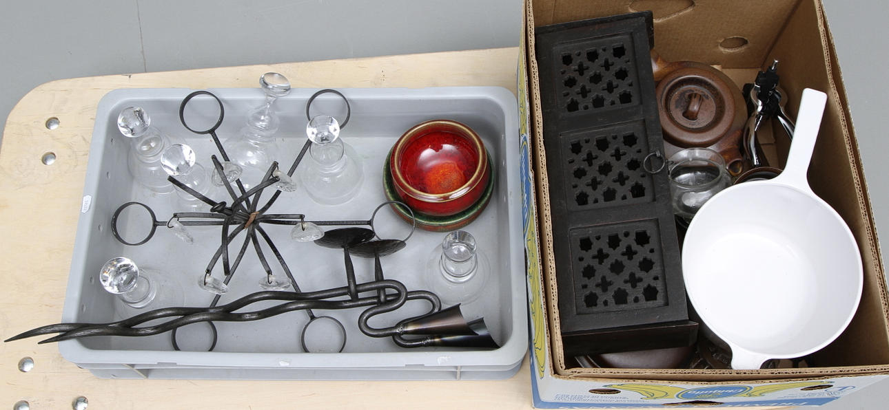 DIVERSE, gjutjärn, keramik mm bl.a. "Ruska" Arabia.