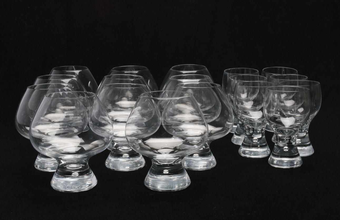 COGNACSKUPOR M M, 21 delar, "Rondo", Göran Wärff för Kosta, 1900-talets andra hälft.