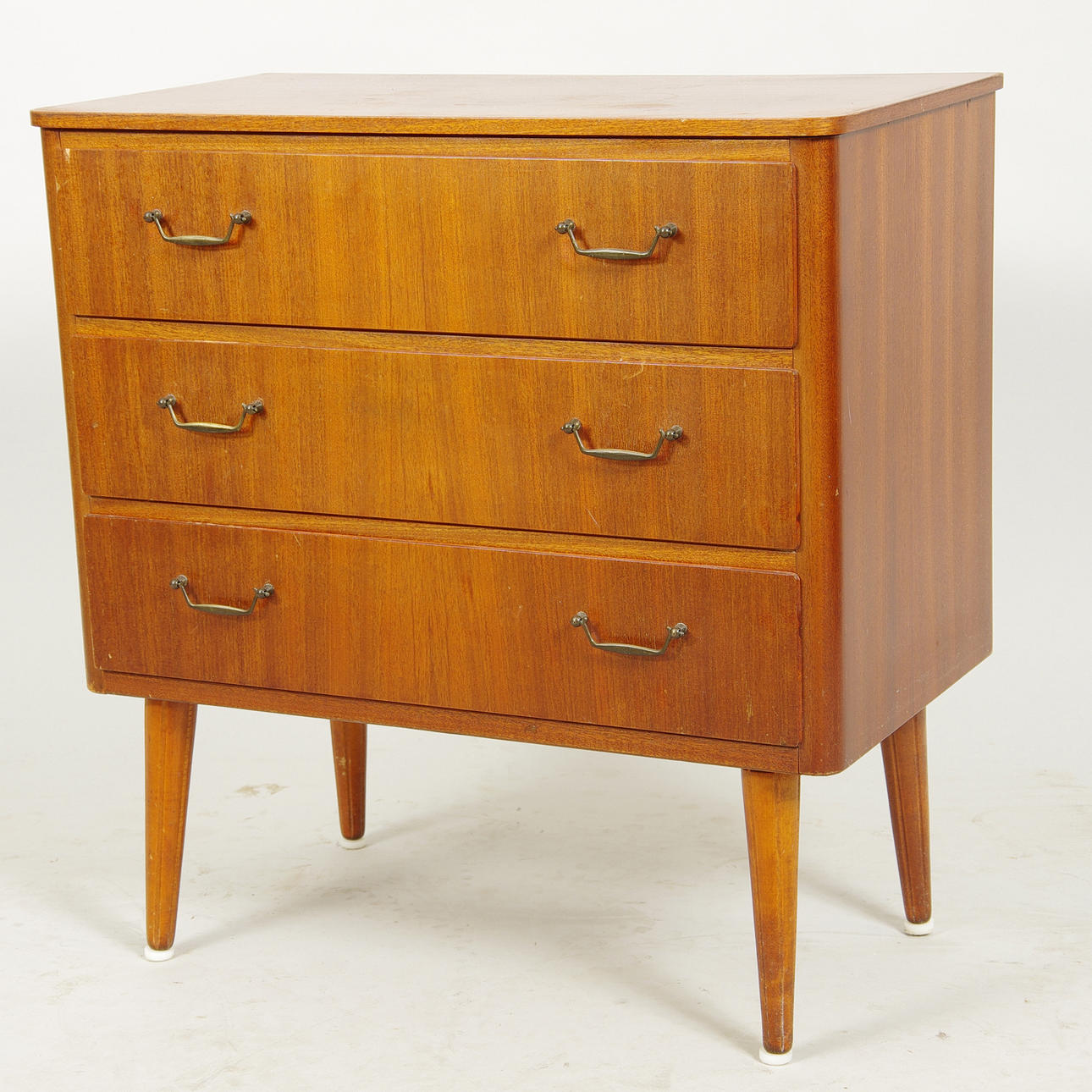 BYRÅ, 3-lådig, teak/björk, 1900-talets mitt.