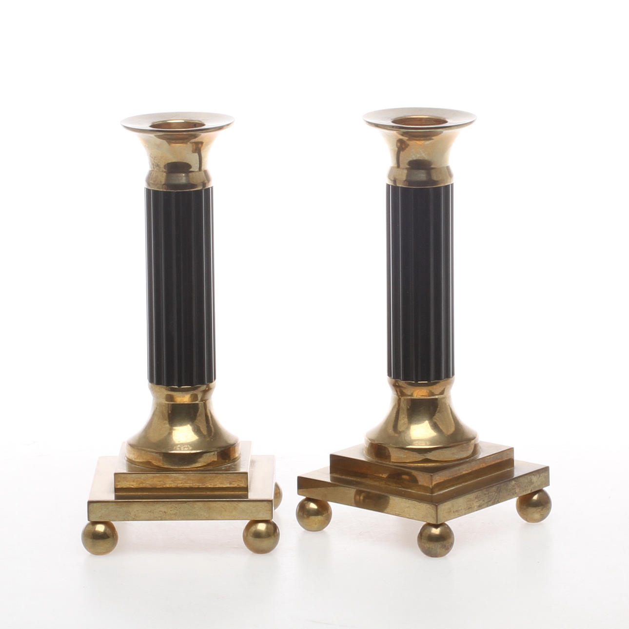 LJUSSTAKAR, 1 par, gustaviansk stil, Vallonmässing, daterade 1987.