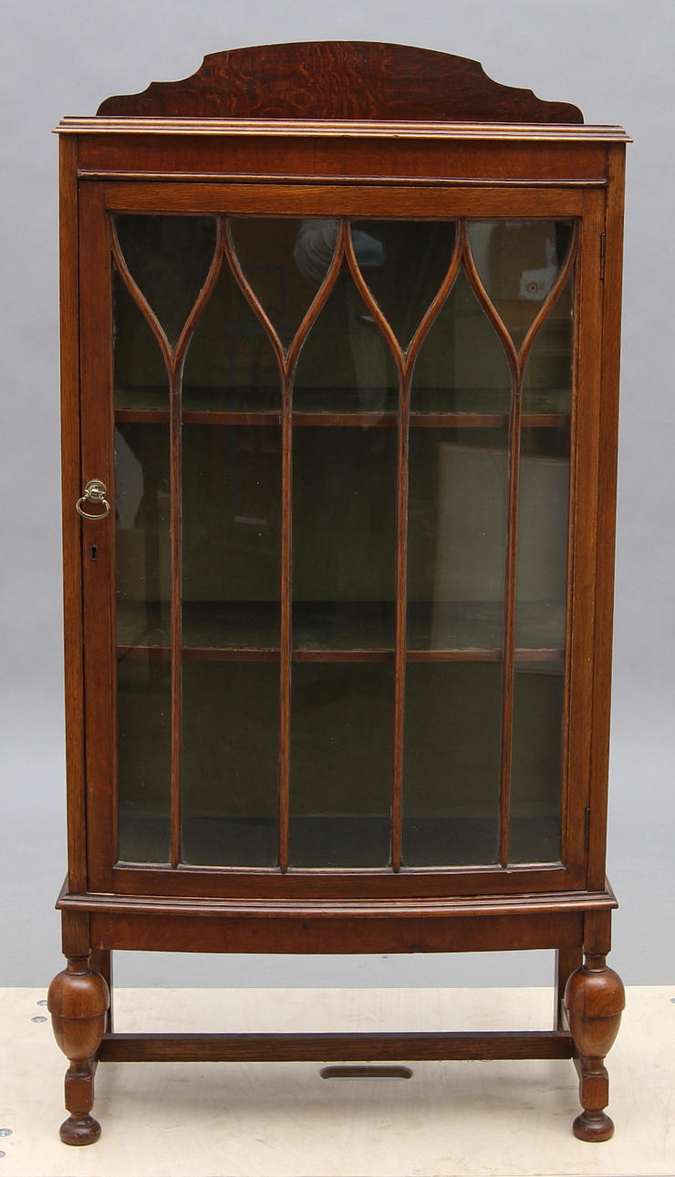 VITRINSKÅP, 1900-tal.