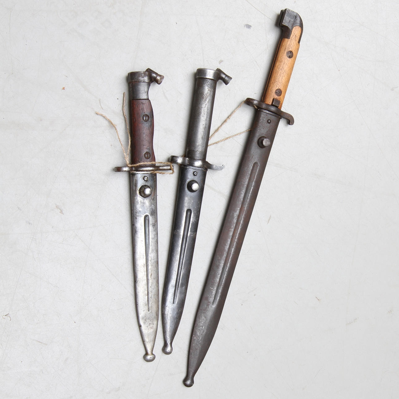 BAJONETTER, 3 st, Sverige och Egypten.