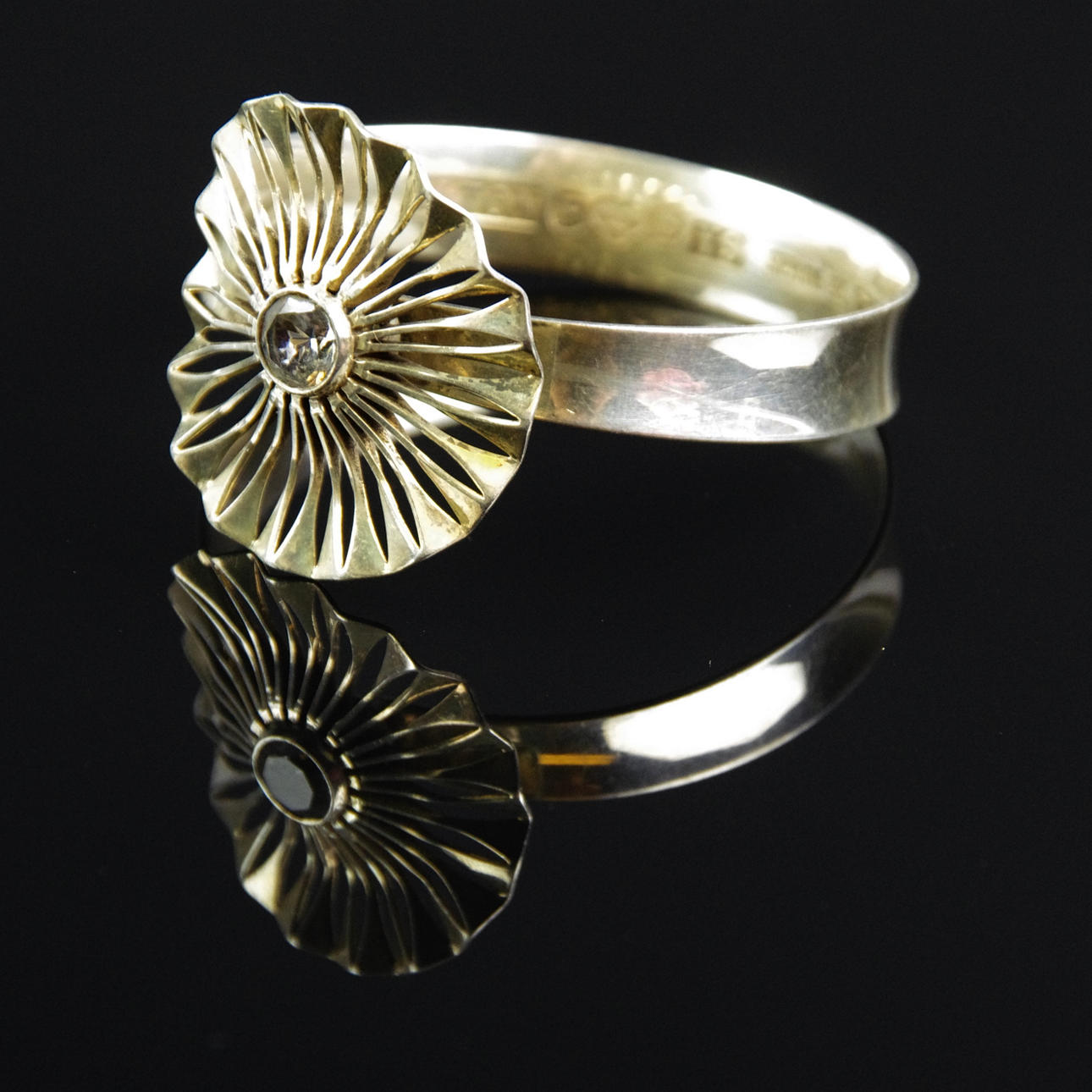 ARMRING, silver med bergskristall, Theresia Hvorslev, Alton.