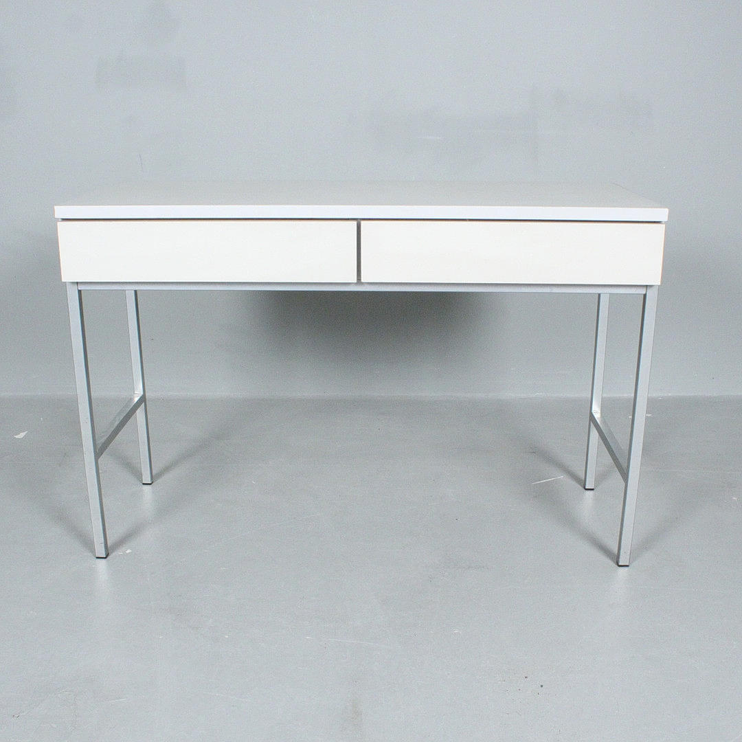 LÜBKE. Kleine Kommode / Schminktisch.