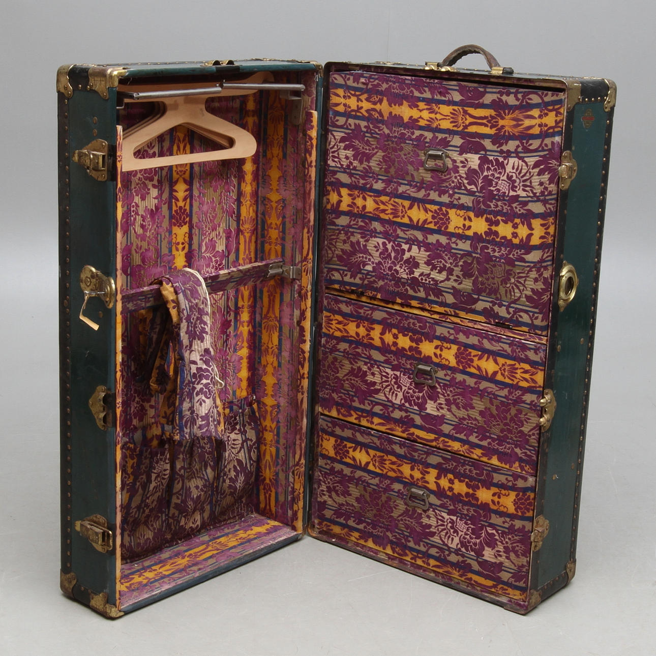 RESEGARDEROB, tidigt 1900-tal.