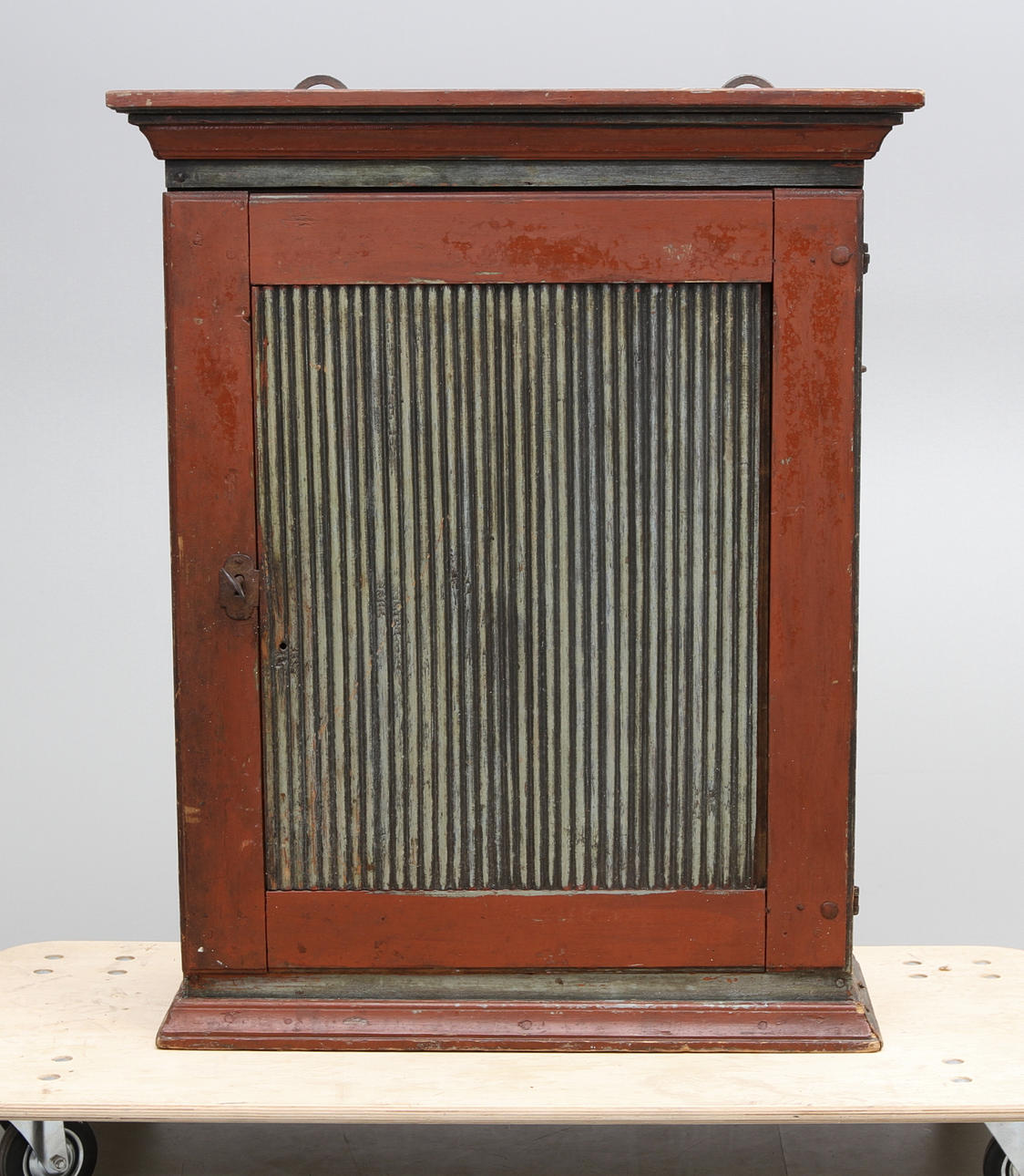 VÄGGSKÅP, allmoge, 17/1800-tal.