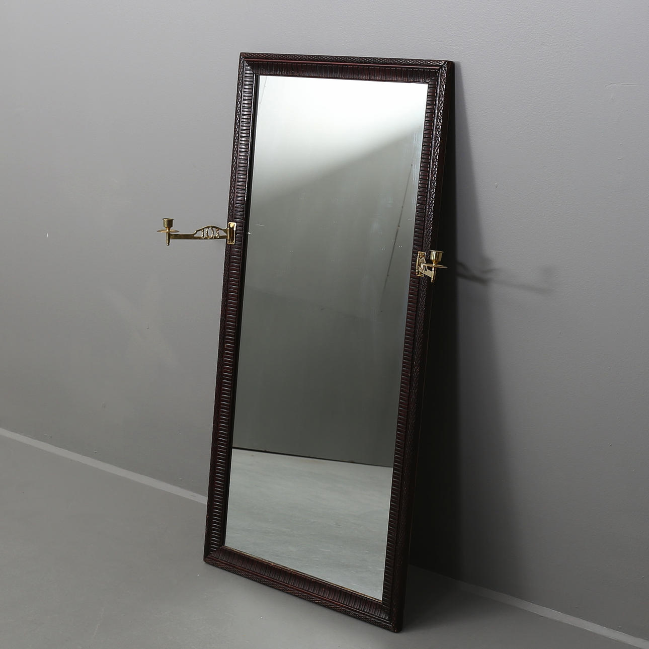 SPEGEL MED LJUSARMAR, ca 1910.