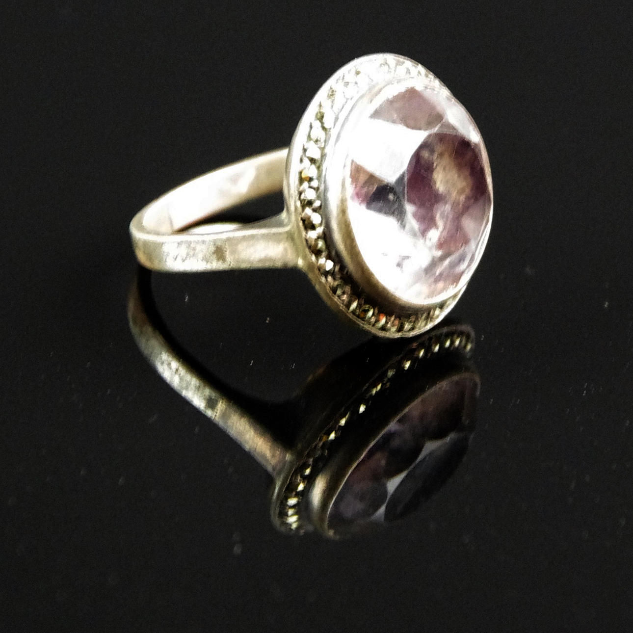 RING, sekelskiftet 1800/1900, silver med lila sten.