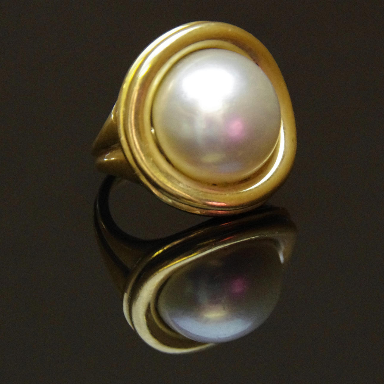 RING, 18K guld med pärla.