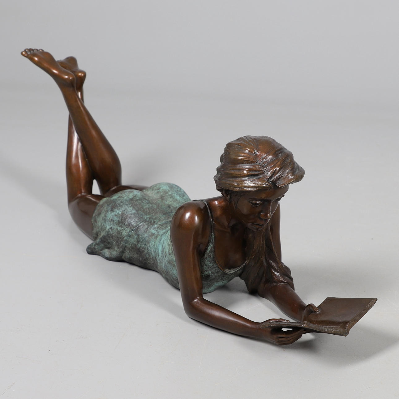 JONATHAN WYLDER (B 1957) - LARGE BRONZE SCULPTURE 'NATALIE'.