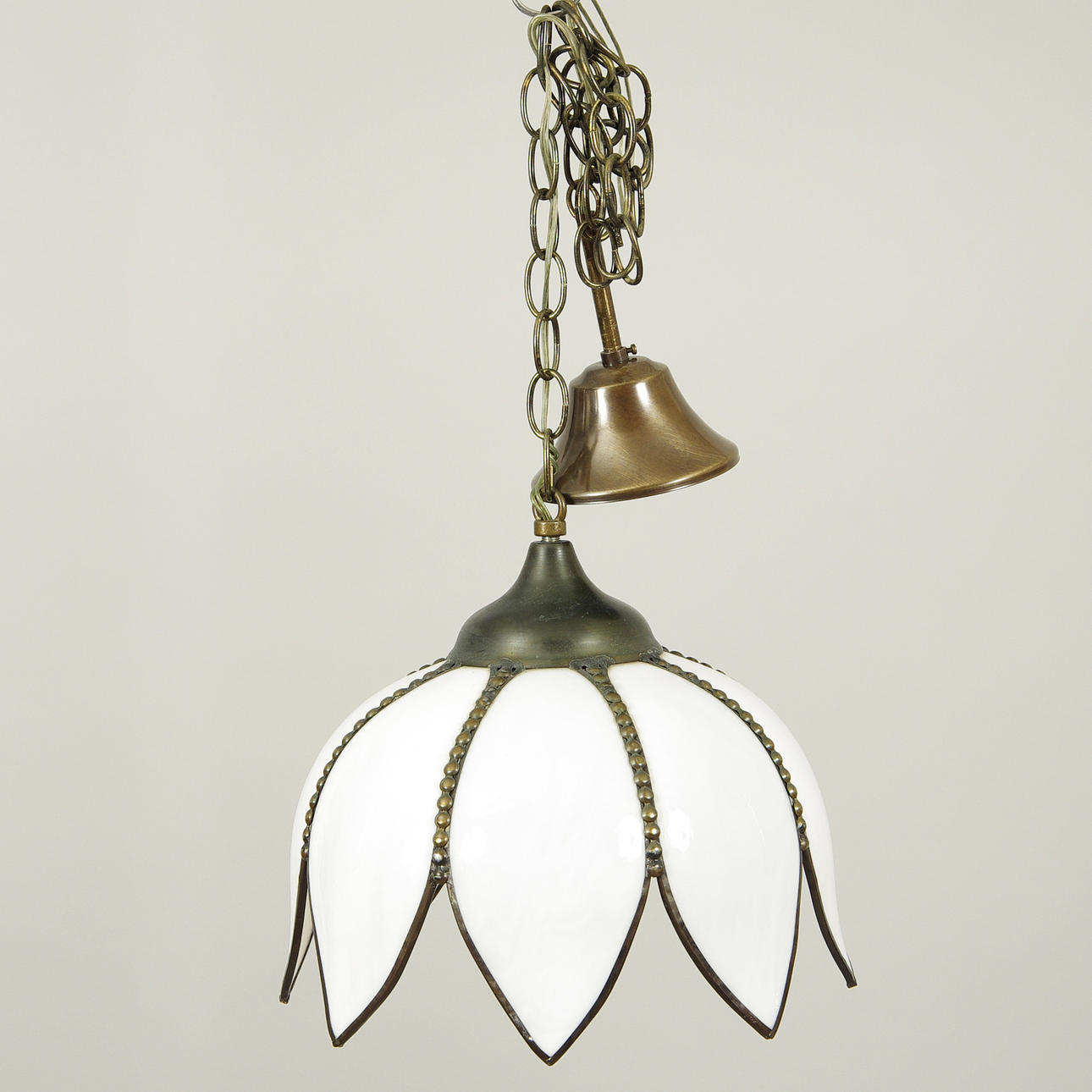 TAKLAMPA, tiffanymodell, sent 1900-tal.