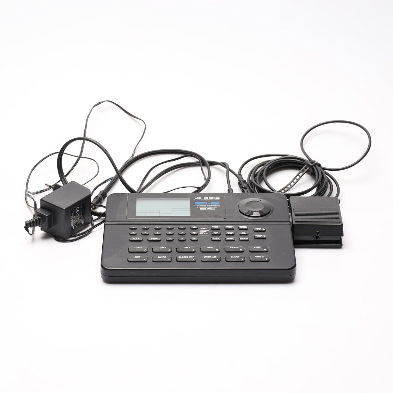 DRUM MACHINE, Alesis SR-16, with accessories.