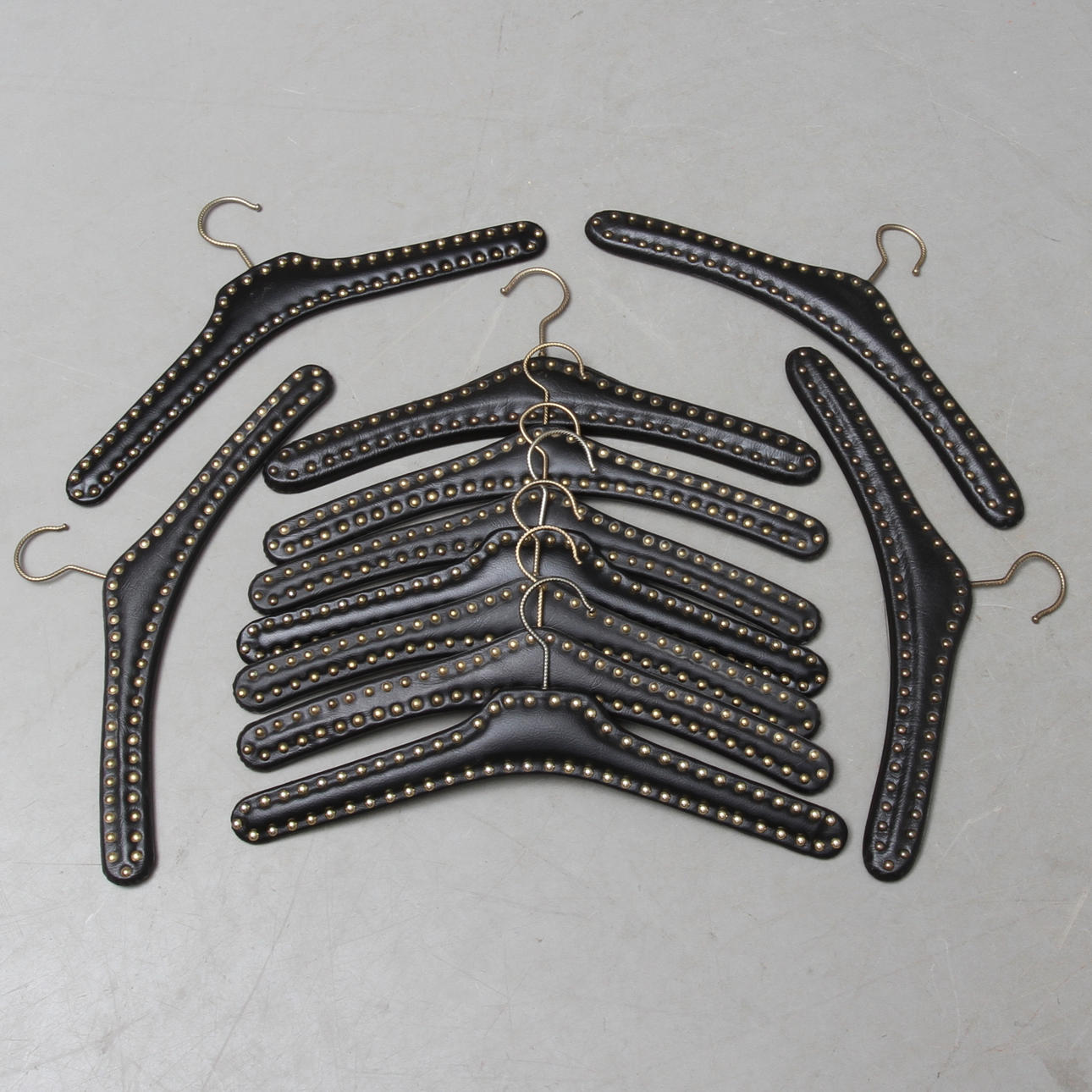 GALGAR, 11 st, galon, omkring 1900-talets mitt.