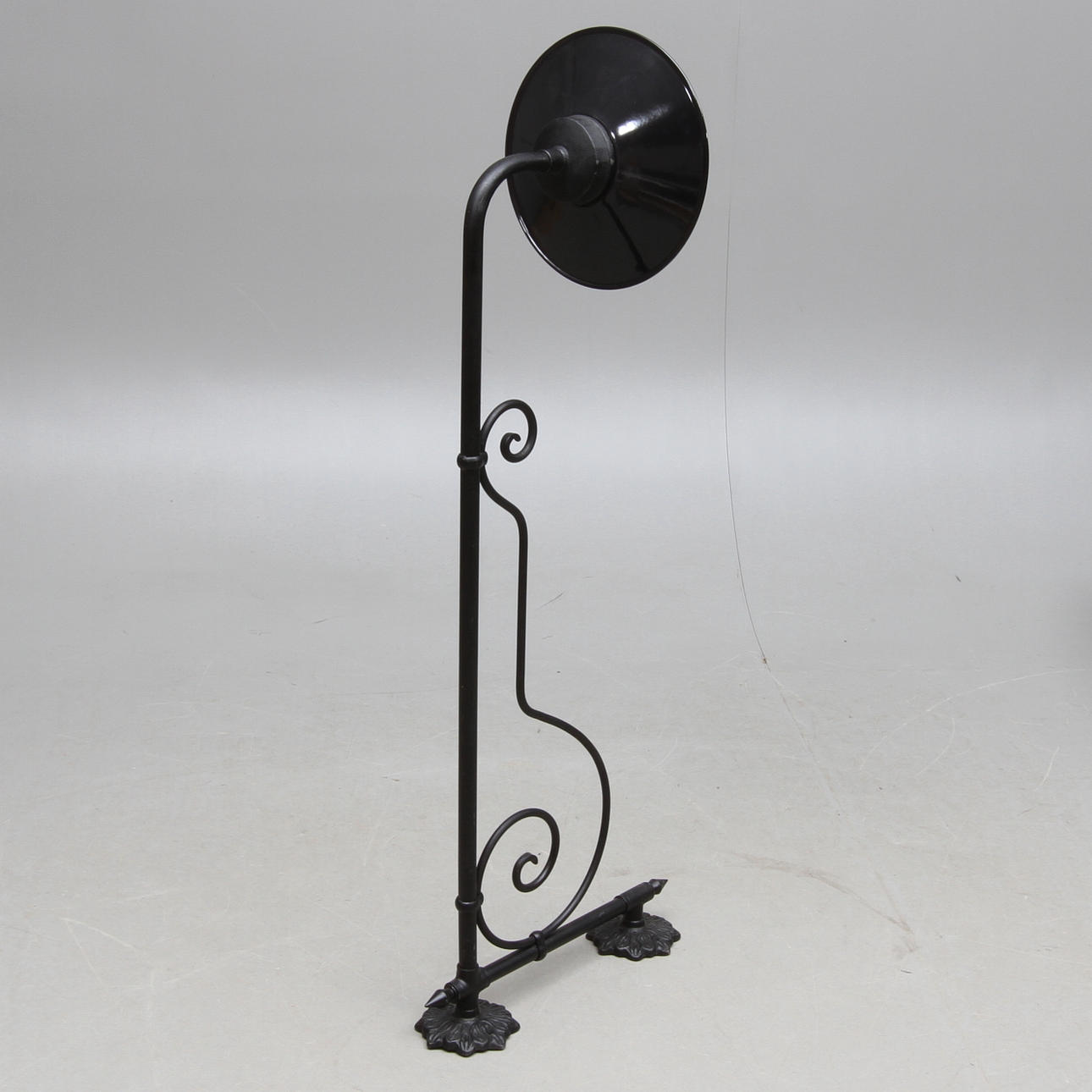 VÄGGARMATUR, för utomhusbruk, smide, 1900/2000-tal.