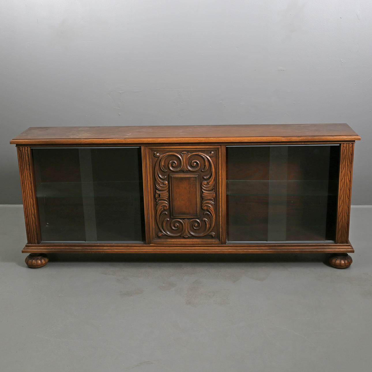 SIDEBOARD i ek, barockstil 1900-talets mitt.