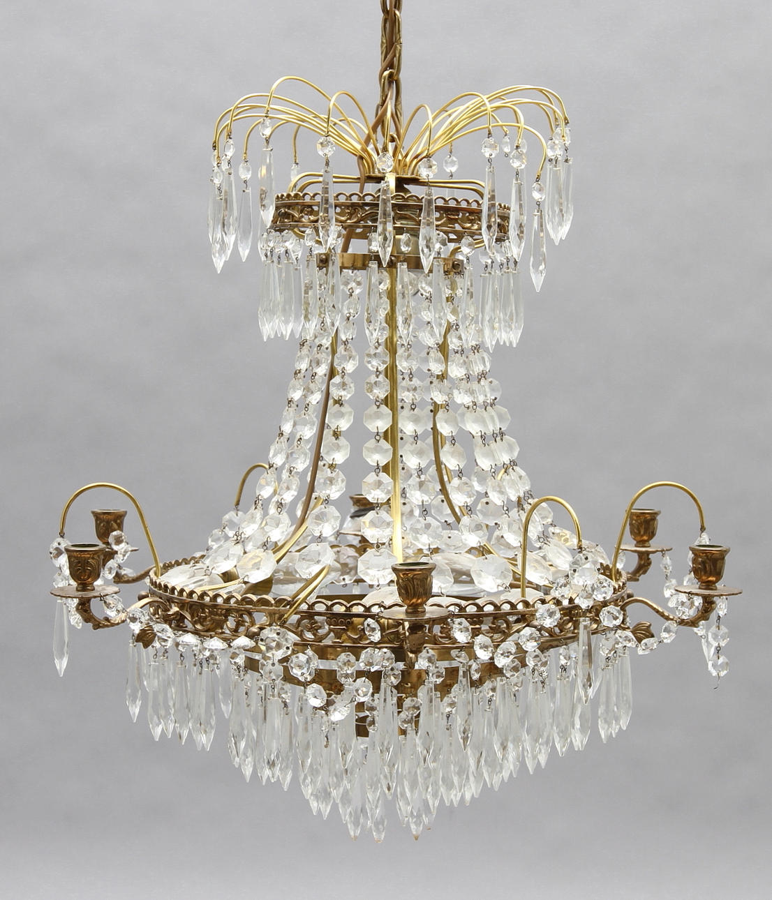 LJUSKRONA, rokokostil. 1900-tal.