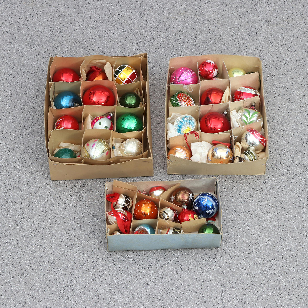 PARTI JULGRANSKULOR. Glas. 1900-tal.