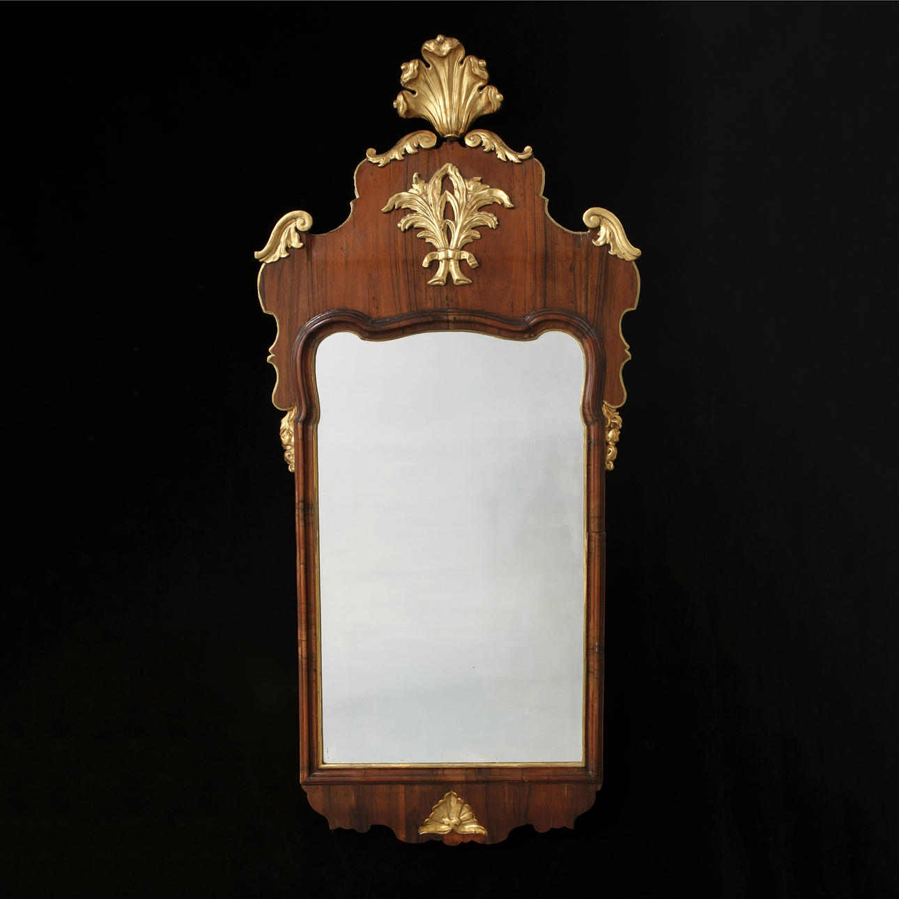 SPEGEL, möjligen spegelmakare Busch & Echtler, Göteborg 1700-talets mitt.