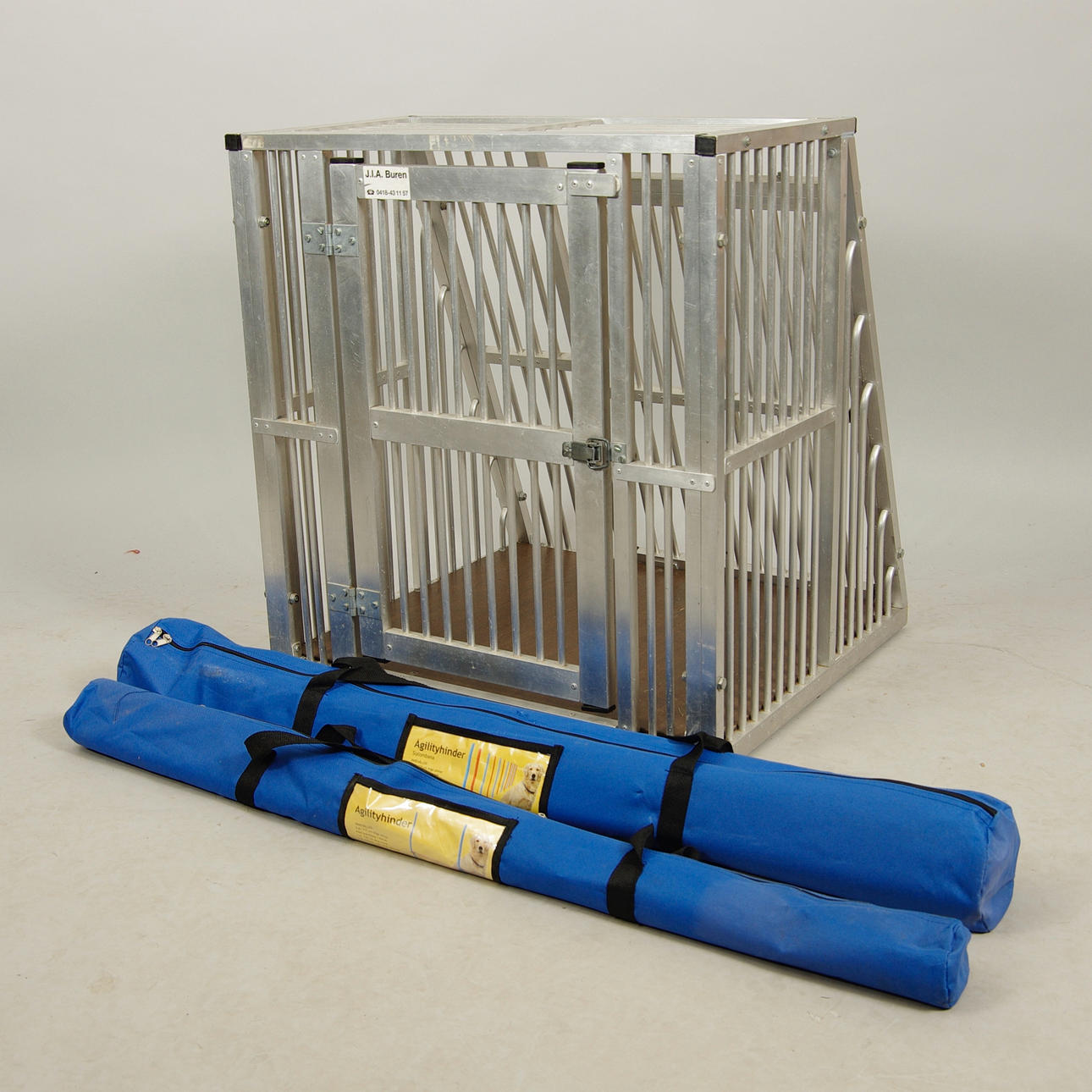 HUNDBUR MED AGILITYHINDER, metall.