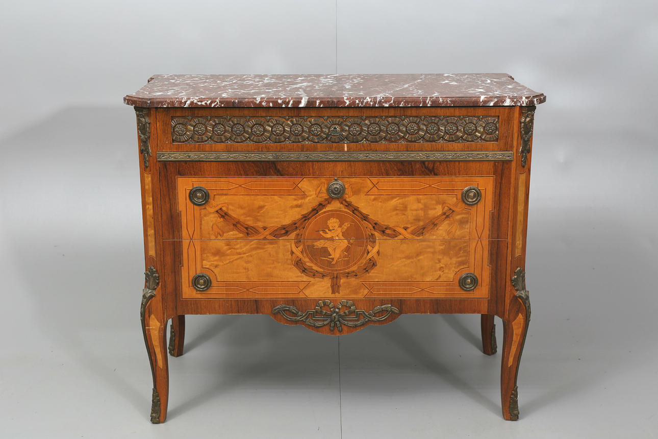 BYRÅ MED STENSKIVA, olika träslag, 3 lådor, gustaviansk stil, 1900-talets andra hälft.