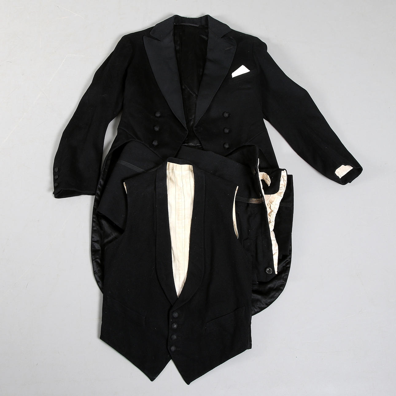 FRACK, 3 delar, ylle, omkring sekelskiftet 18/1900.