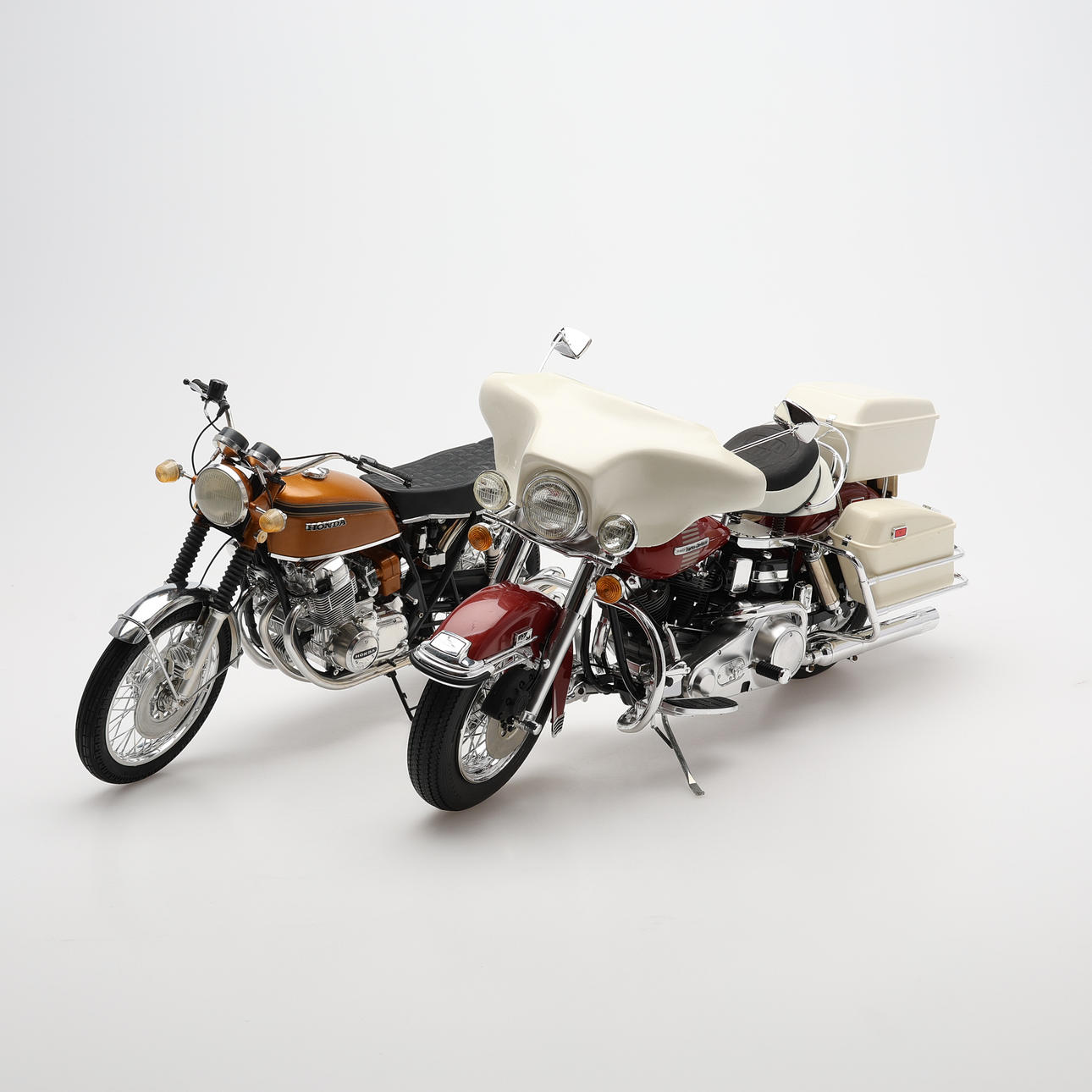 MC-MODELLER, TVÅ STYCKEN, TAMIYA, SKALA 1:6.