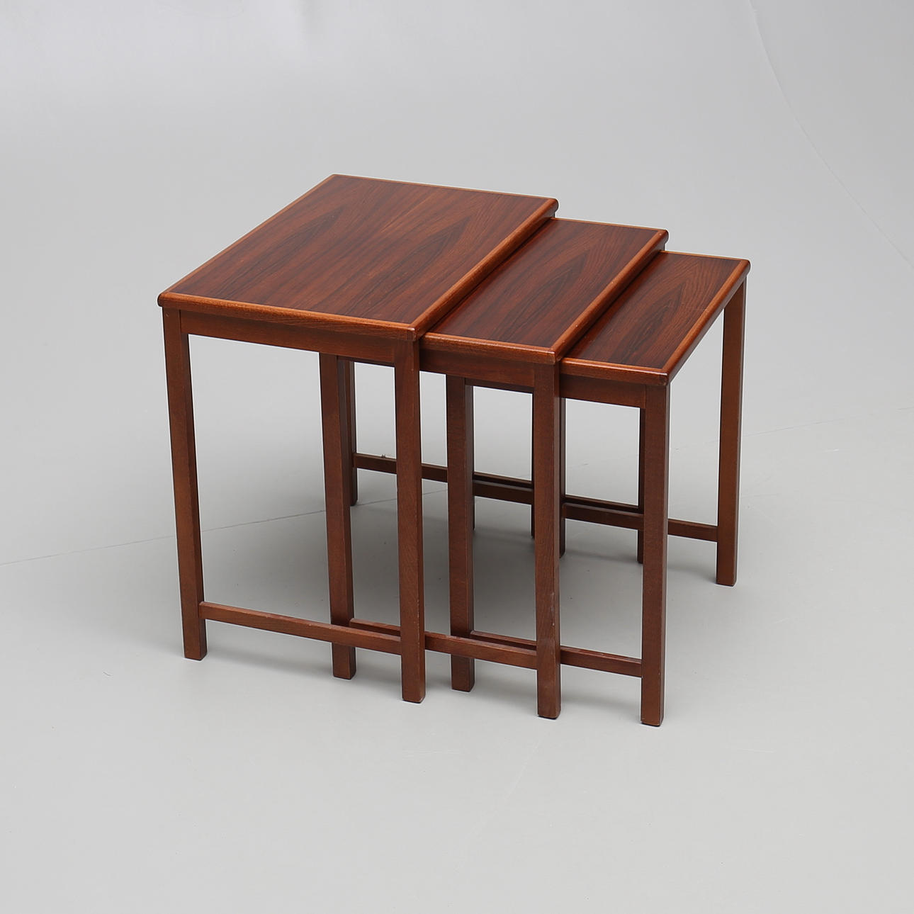 SATSBORD, 3-delat, mahogny, 1900-talets andra hälft.