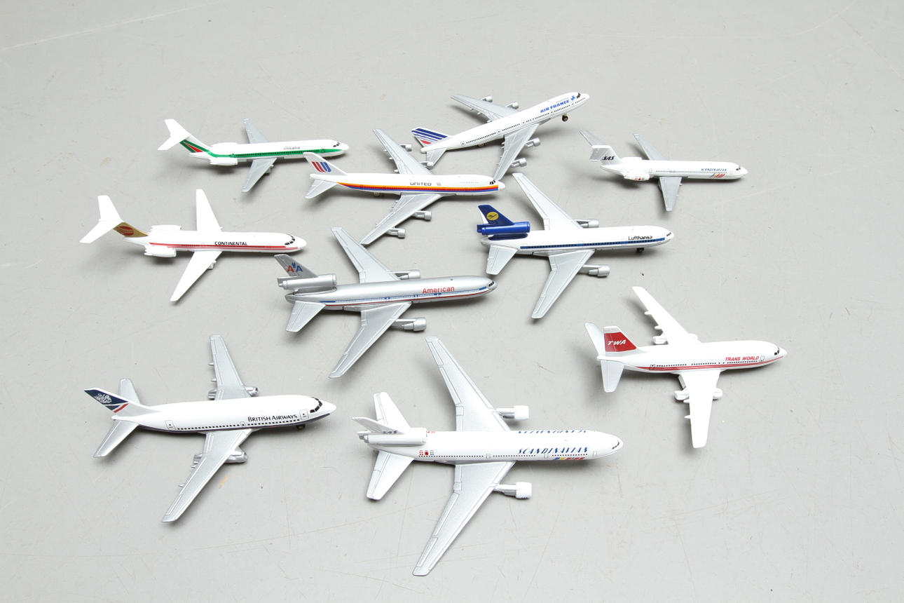 MODELLPLAN ERTL i metall 10 stycken.