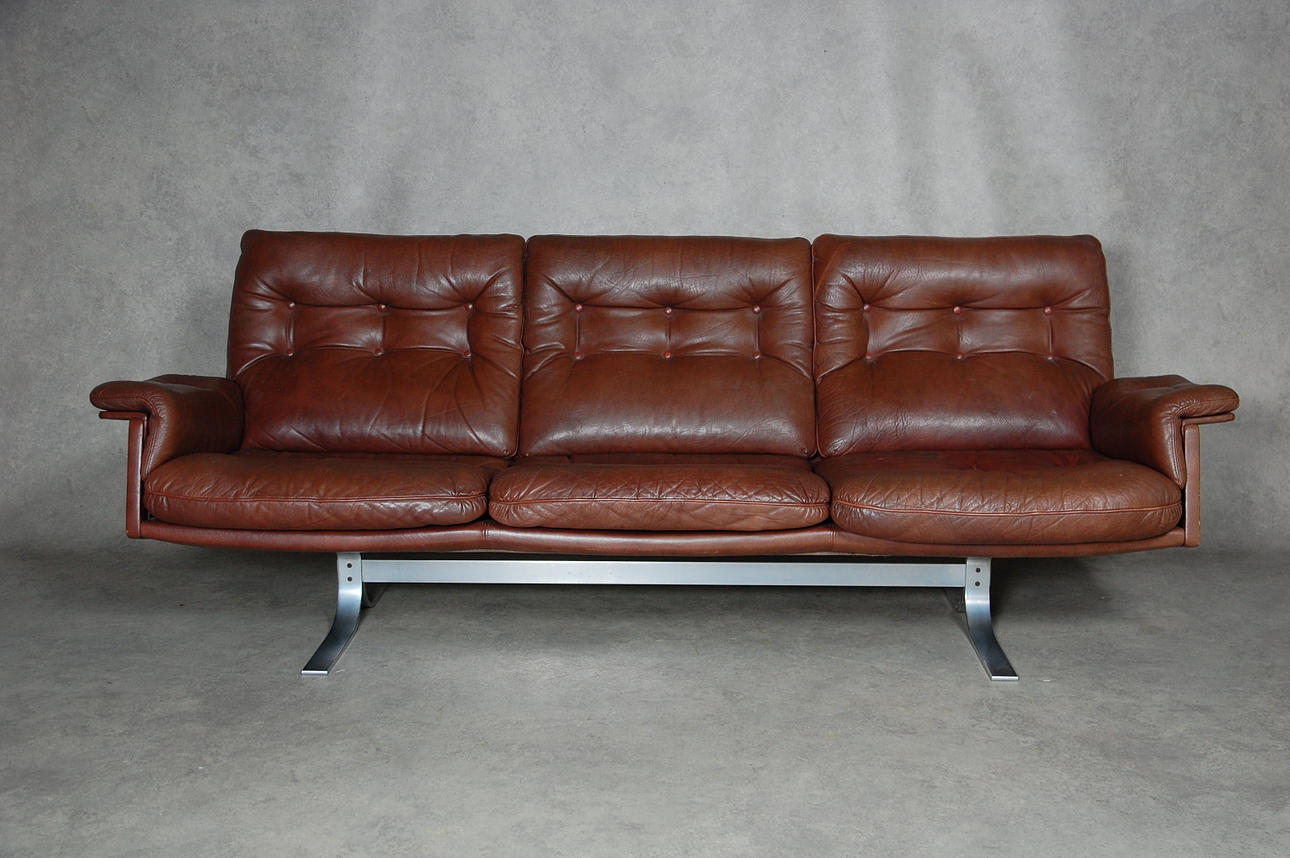 SOFFA, skinn på aluminiumunderrede, Danmark 1960-70 tal.