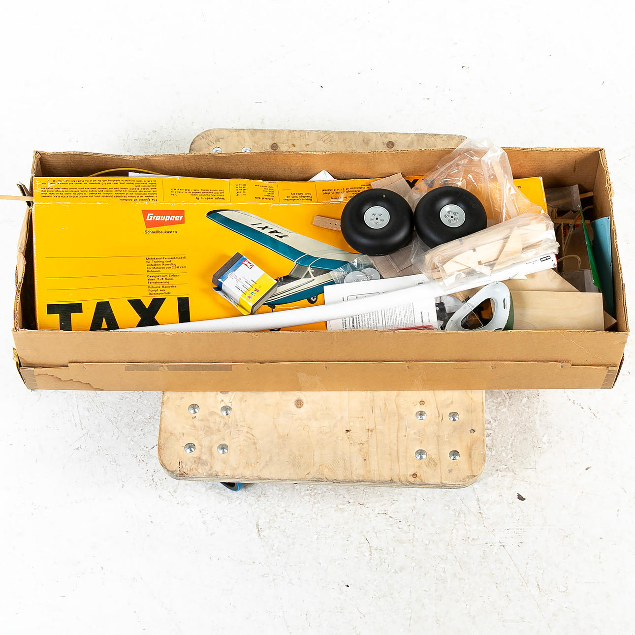 MODELLFLUGZEUG, Bausatz, Taxi, Graupner.