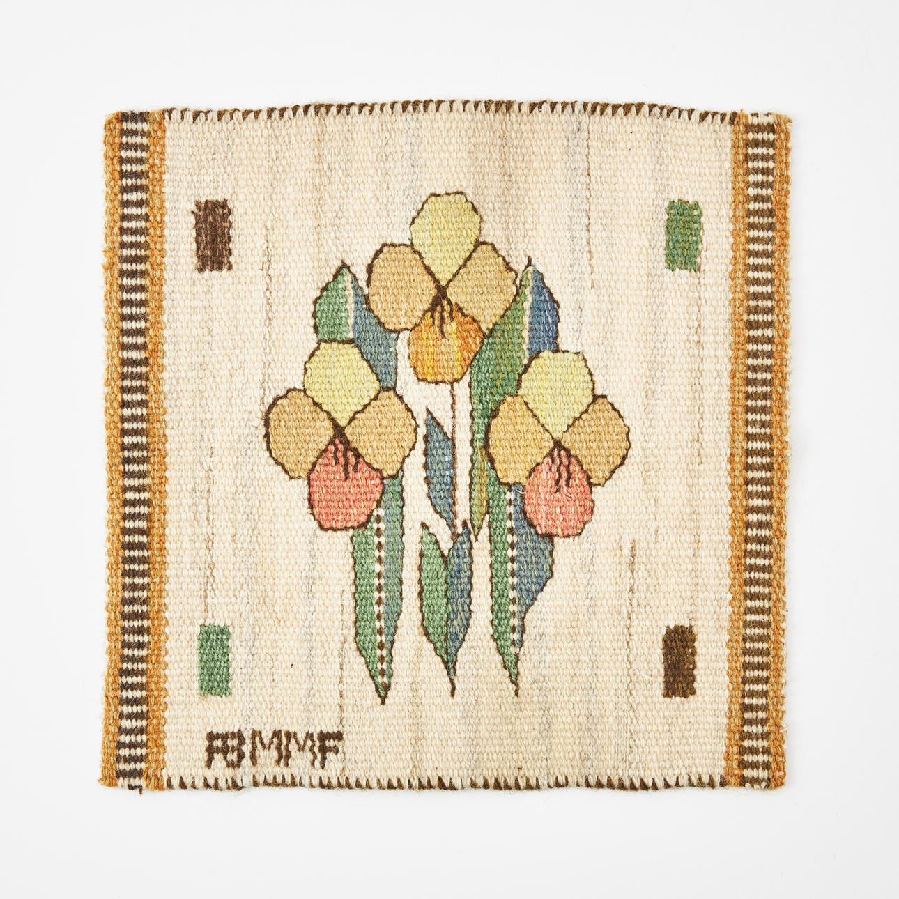 MÄRTA MÅÅS-FJETTERSTRÖM. Taschentuch, „Blumenpflaster“.