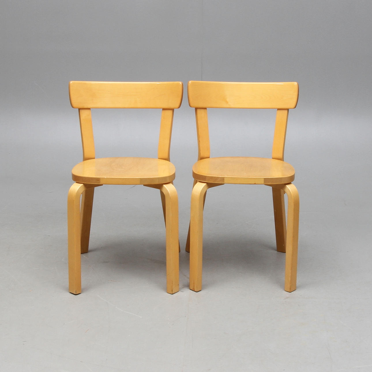 STOLAR, 2 st, Alvar Aalto, modell 69, Artek.