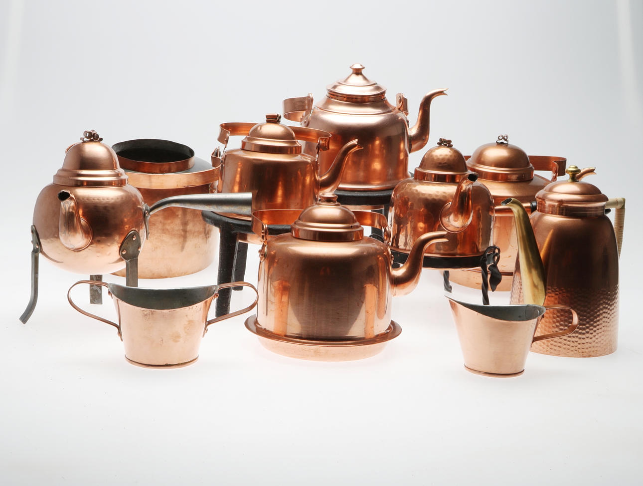 KOPPARFÖREMÅL, 10 delar, 18/1900-tal.