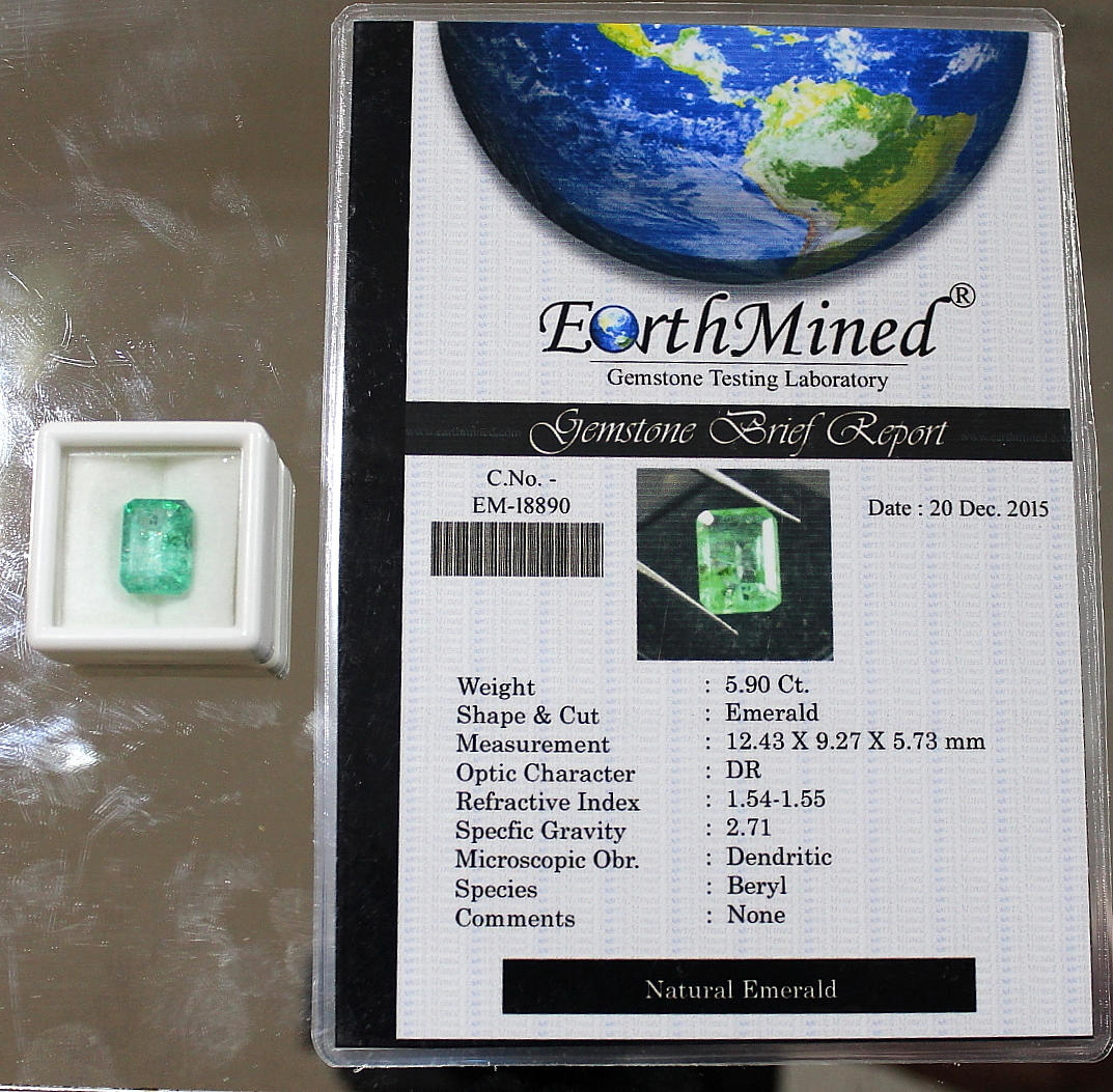 ÄDELSTEN, smaragd, vikt 5,9 ct med certifikat.