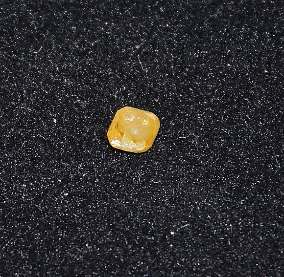 DIAMANT, gul, vikt, 0,43 ct.
