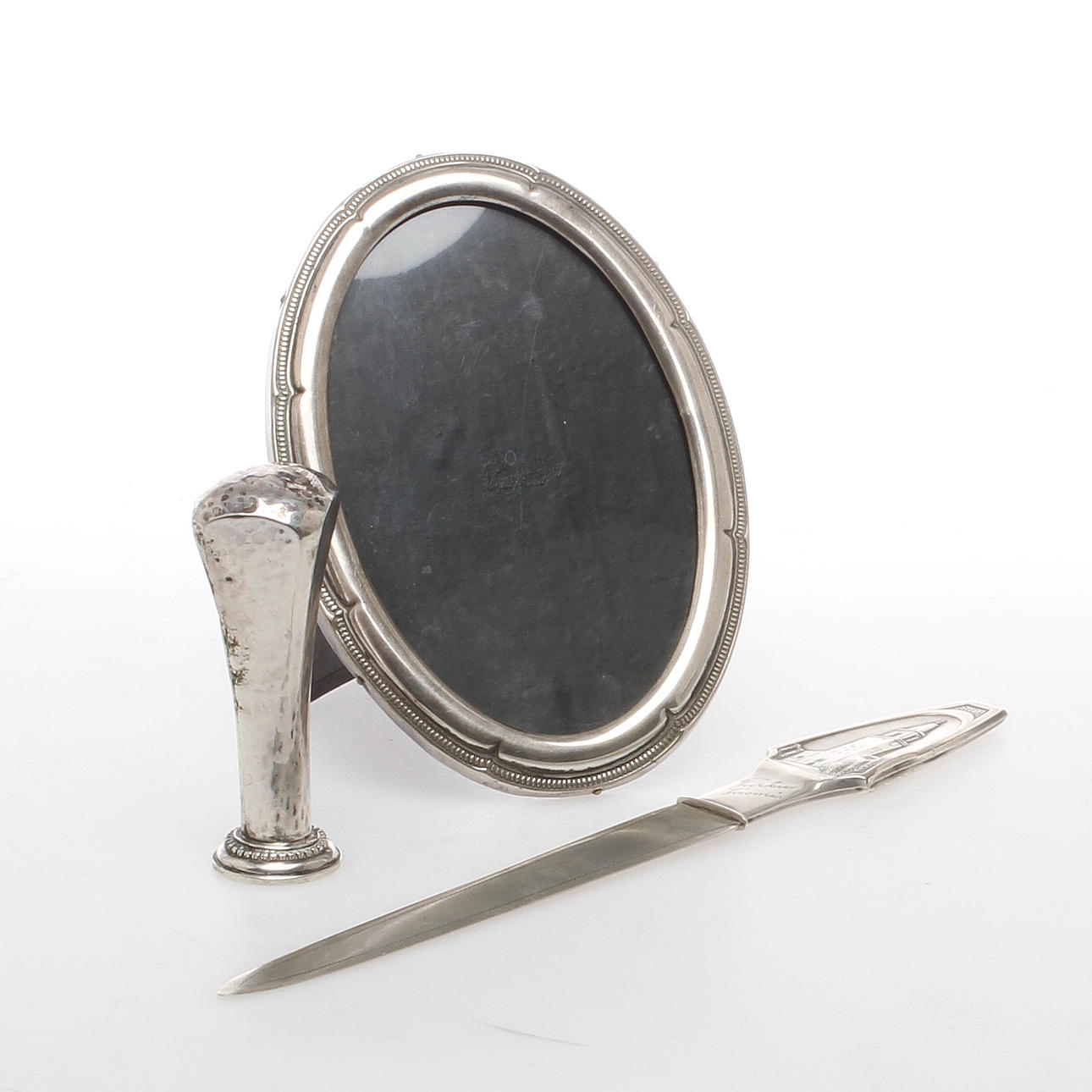 SIGILLSTAMP, RAM och BREVKNIV, silver, 1900-tal.