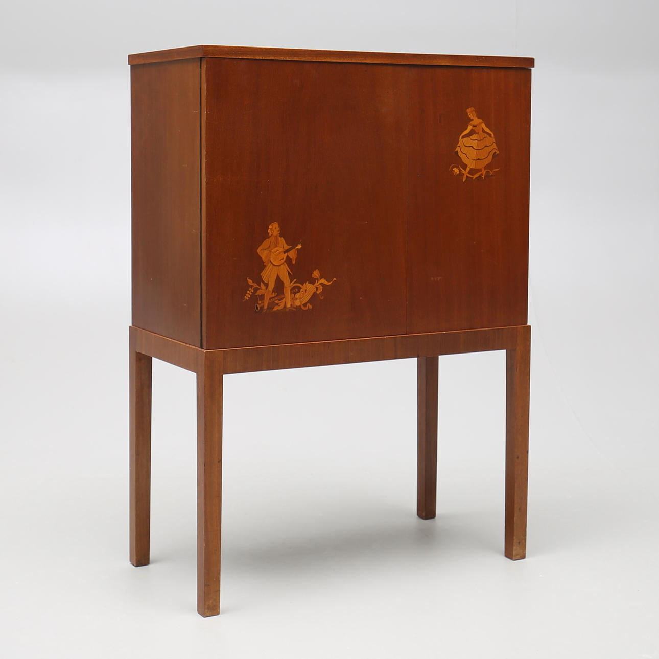 BARSKÅP, mahogny med intarsiadekor, 1900-talets mitt.