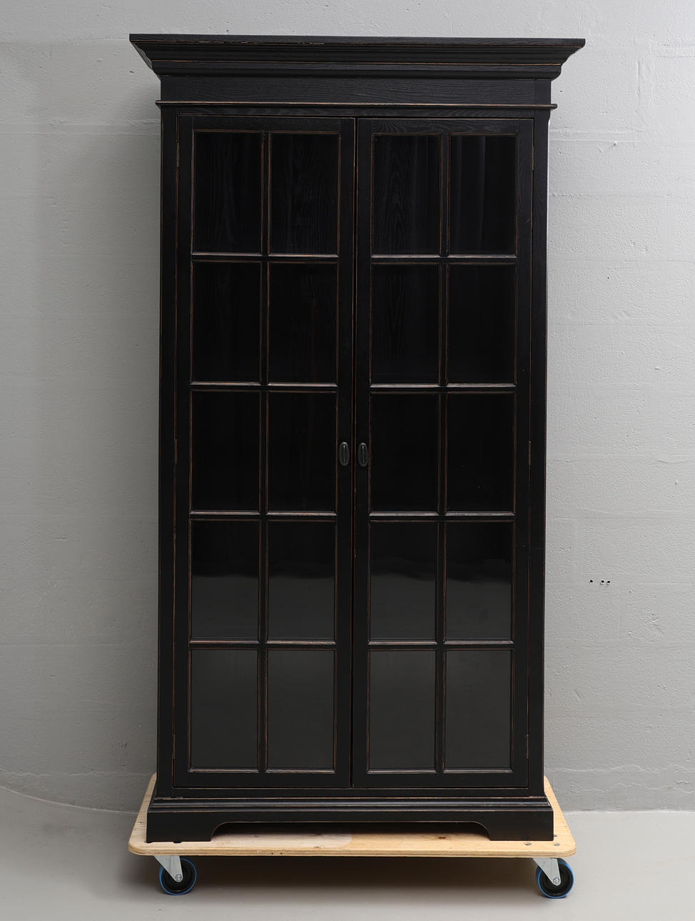 VITRINSKÅP "York" MIO-möbler.