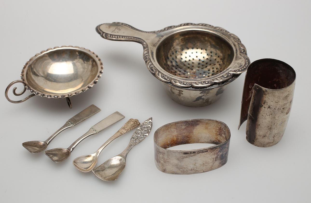 SILVERFÖREMÅL, 8 delar bland annat tesil.